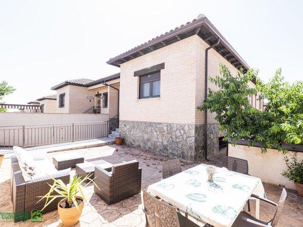 Chalet pareado en camino de layos, s/n, Burguillos de Toledo