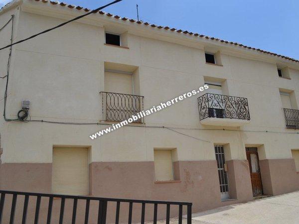 Chalet adosado en Ausejo