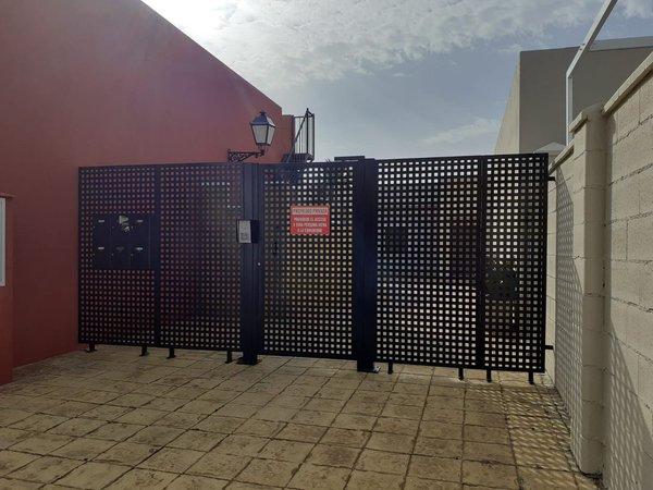 Chalet pareado en avenida Carmen Laffon, 2, Burguillos