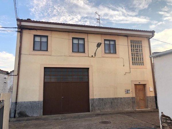 Chalet adosado en calle larga, Doñinos de Salamanca