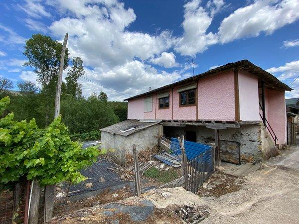 Casa de pueblo en Rubiana de Valdeorras, s/n, Rubia