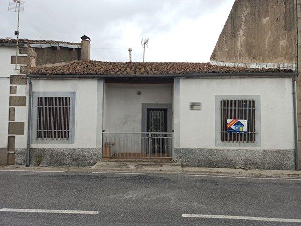 Casa de pueblo en avenida de Valvanera, 119, Santibañez de Béjar
