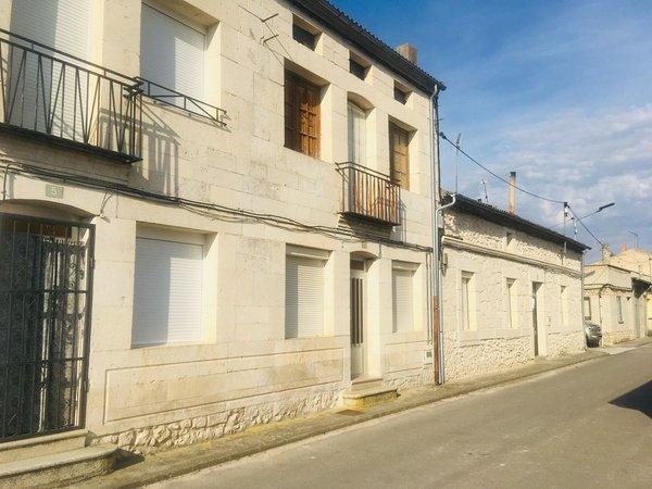 Chalet adosado en calle Real, Bahabon