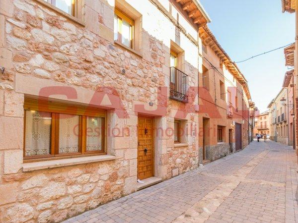 Casa de pueblo en calle pellejeros, Ayllon