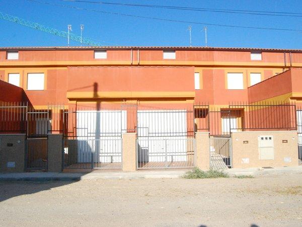 Chalet adosado en calle Silos, 1, Alcañizo