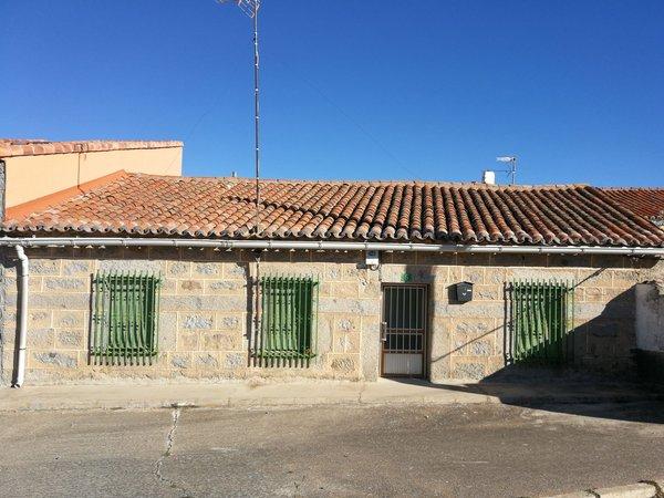 Casa de pueblo en calle la Iglesia, 13, Bularros