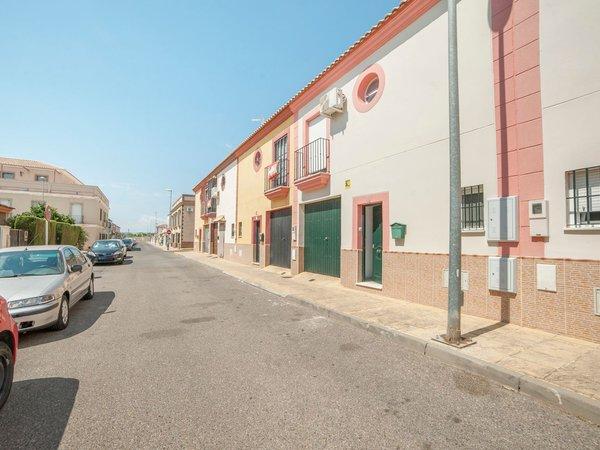 Chalet adosado en calle Espliego, Burguillos