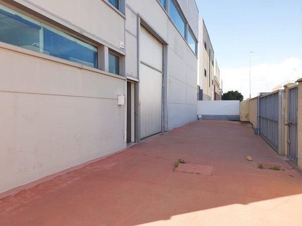 Nave en calle Prosperidad, Gelves