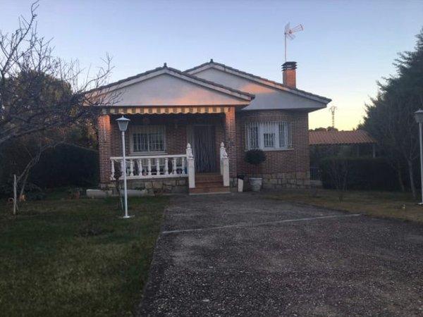 Casa o chalet independiente en calle Circular, s/n, Valdenuño-Fernandez